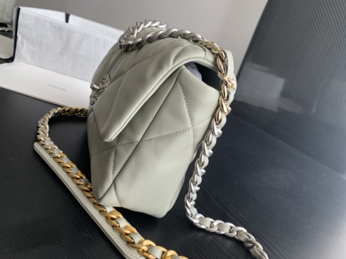  Handbag  Chanel size 26cmx16cmx9 cm 