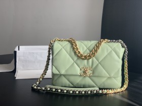  Handbag Chanel 1160  size 26cmx16cmx9cm