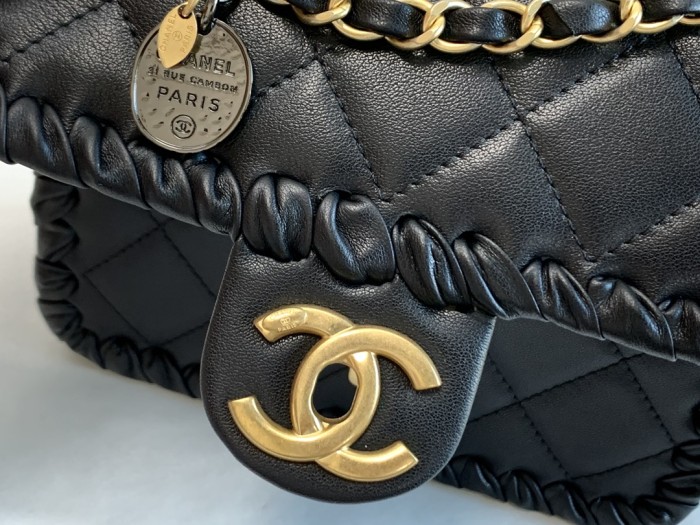  Handbag  Chanel  99120 size 15*19*6  cm