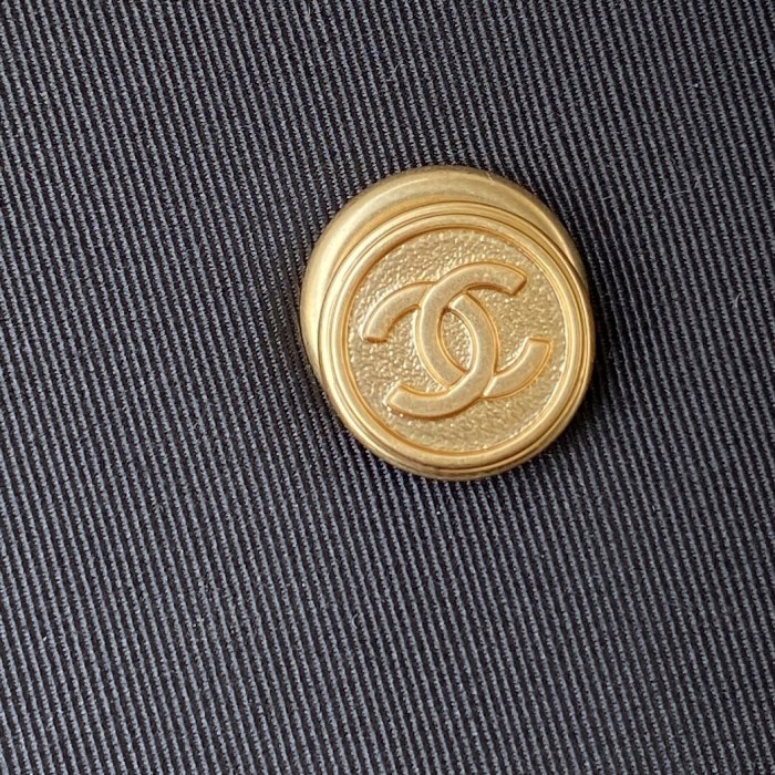  Handbag  Chanel AP2550 size 9.5x17x8 cm