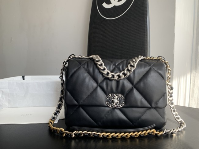  Handbag  Chanel size 26cmx16cmx9 cm 