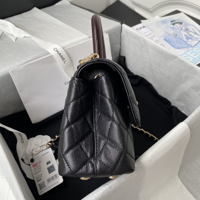  Handbag  Chanel 92990 size 23 cm