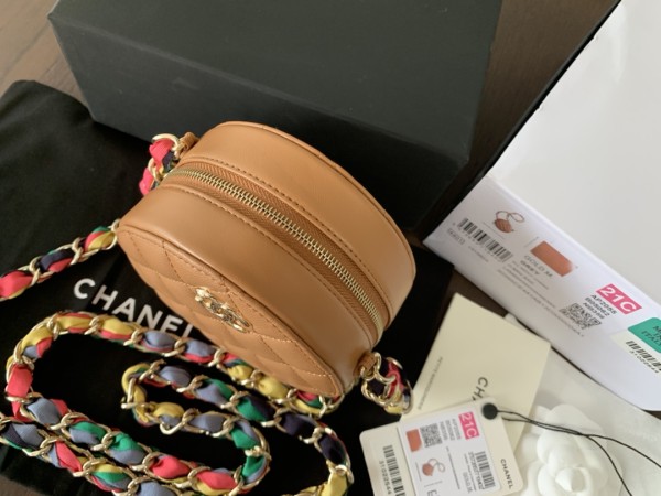 Handbag Chanel 2055 size 12cmx12cmx4.5 cm