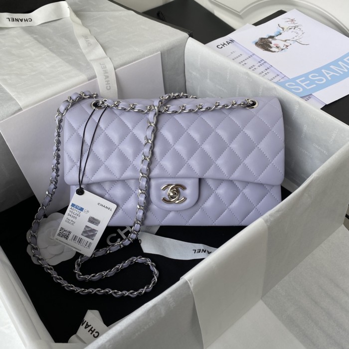  Handbag  Chanel A01112 size  15.5x25.5x6.5 cm