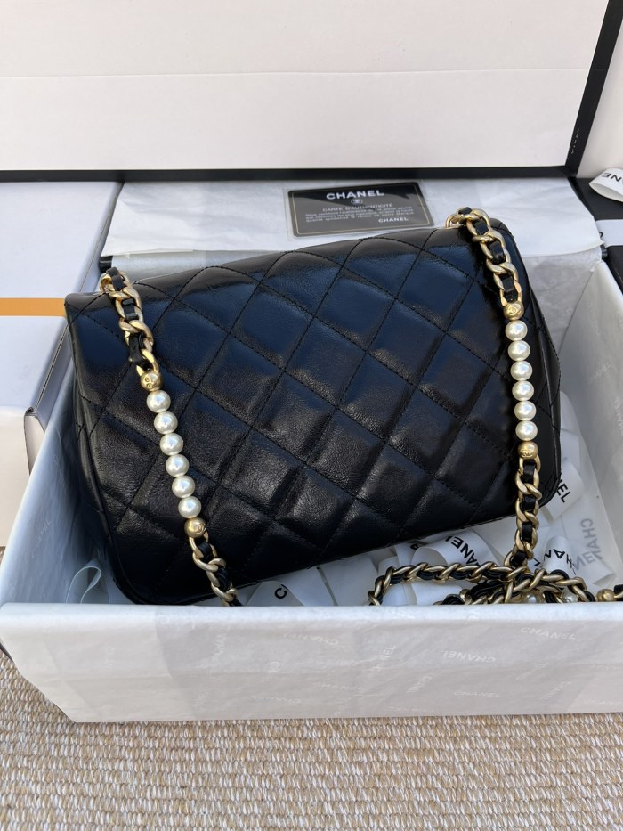  Handbag  Chanel size 23 cm