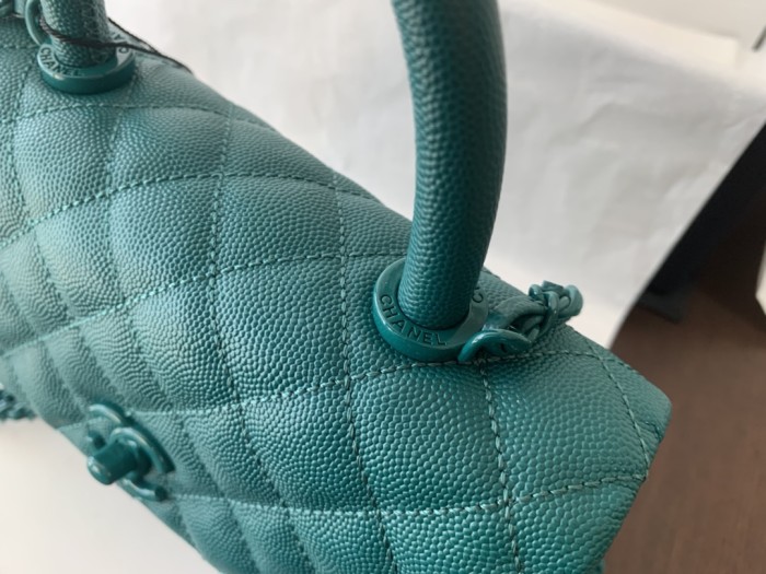  Handbag Chanel size  13cmx19cmx9 cm