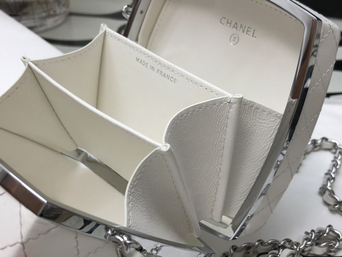  Handbag  Chanel size 12.7*12.7*7.6* cm
