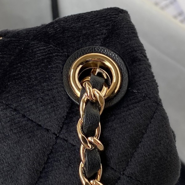  Handbag Chanel size 20x13x7 cm