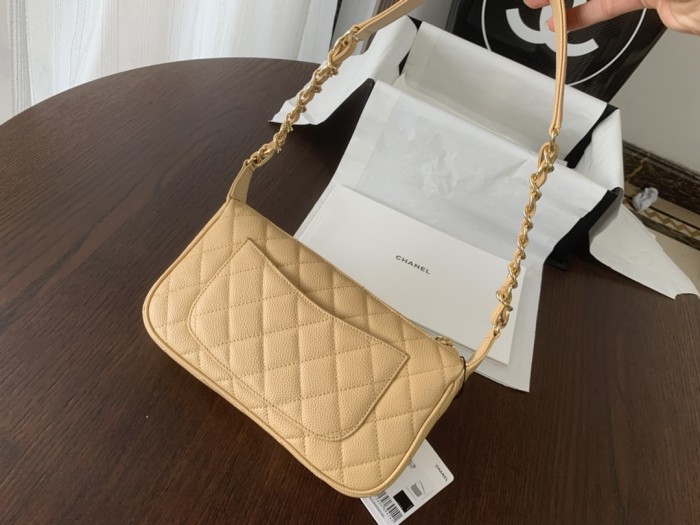 Handbag  Chanel 50920 size 25cmx14cmx5 cm 