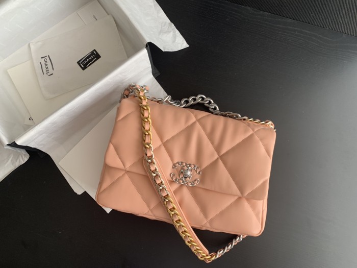  Handbag  Chanel size 26cmx16cmx9cm 