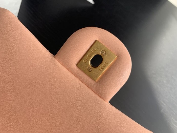  Handbag   Chanel size 17 cm