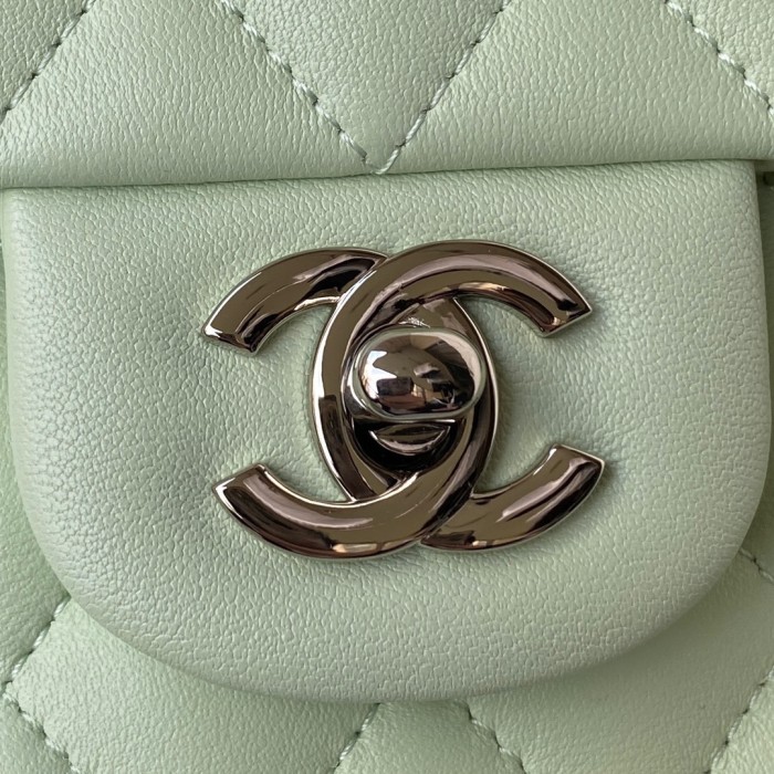  Handbag  Chanel  A01112  size 15.5x25.5x6.5 cm