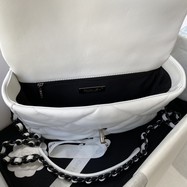 Handbag  Chanel  size 26/30 cm