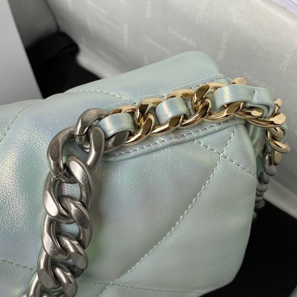  Handbag  Chanel  size 26 cm