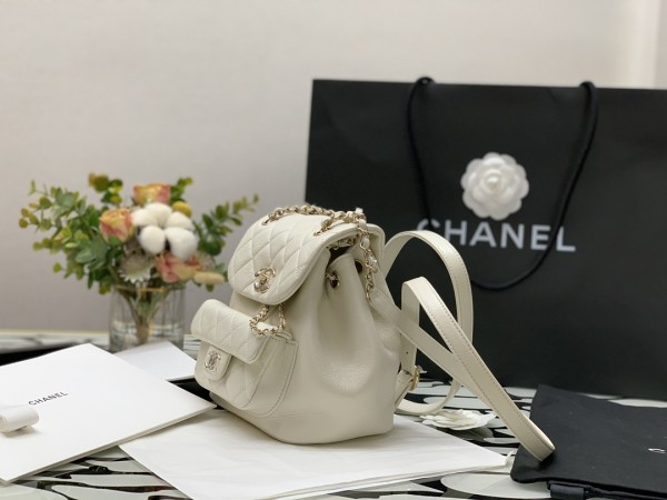  Handbag  Chanel  size 18×18×12 cm 
