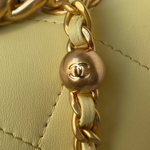 Handbag Chanel  AS3011 size 21x13x7 cm