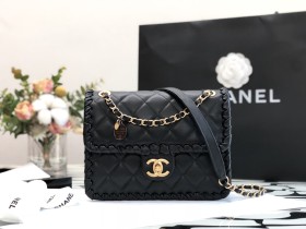  Handbag  Chanel  99119  size 22 cm