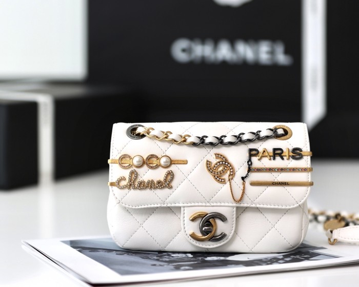  Handbag Chanel  size 19x11x8 cm