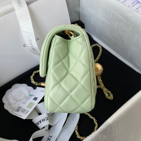  Handbag Chanel size 17 cm