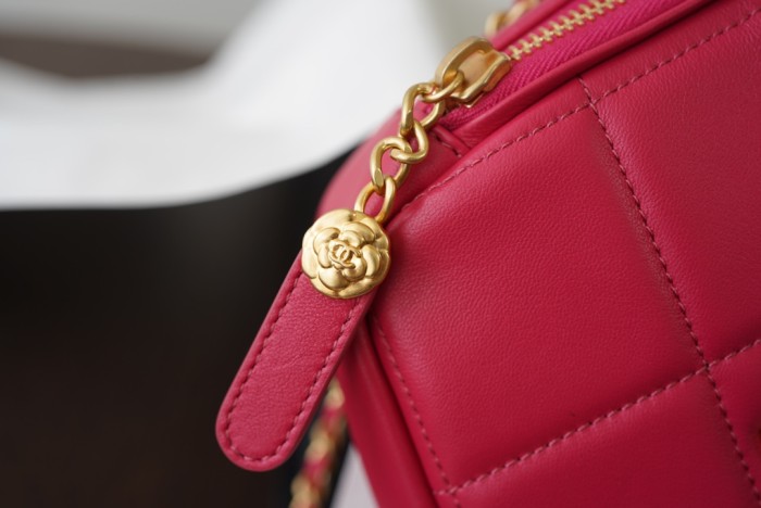  Handbag  Chanel  AS2201 size  20cmx20cmx5 cm