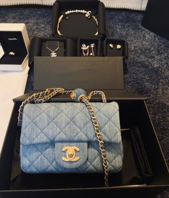  Handbag Chanel size  20 cm