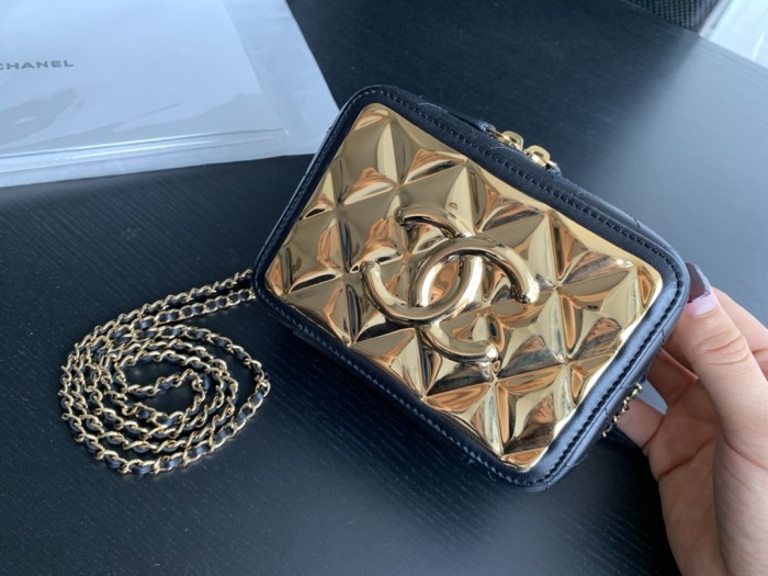  Handbag  Chanel 2389 size 14cmx10cmx6.5 cm