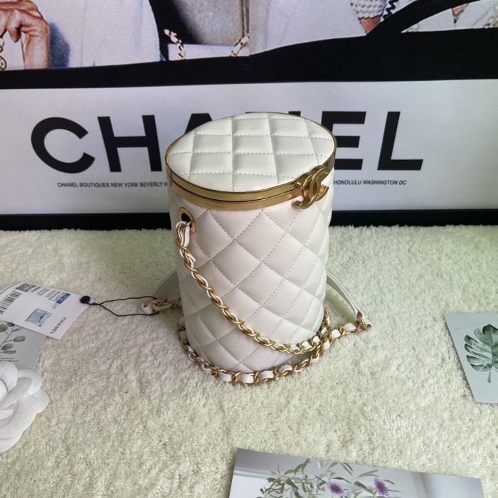  Handbag  Chanel AS2641 size 16x12x10 cm