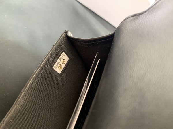  Handbag  Chanel AP2397  size 9cmx11cmx3.8 cm