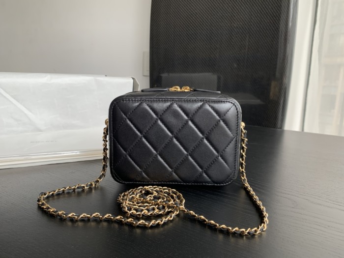  Handbag  Chanel 2389 size 14cmx10cmx6.5 cm