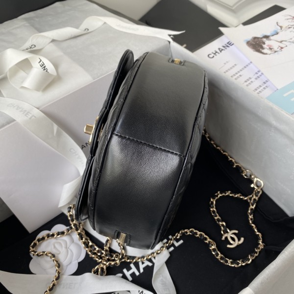  Handbag  Chanel AS2928 size 20×17×6.5 cm