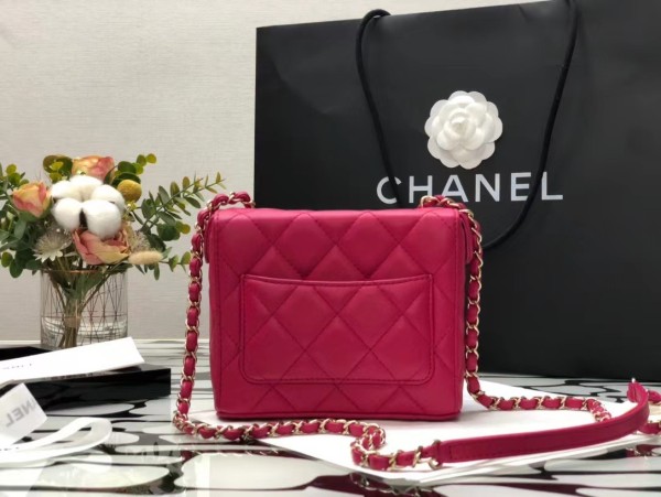  Handbag  Chanel size 17×14×8 cm