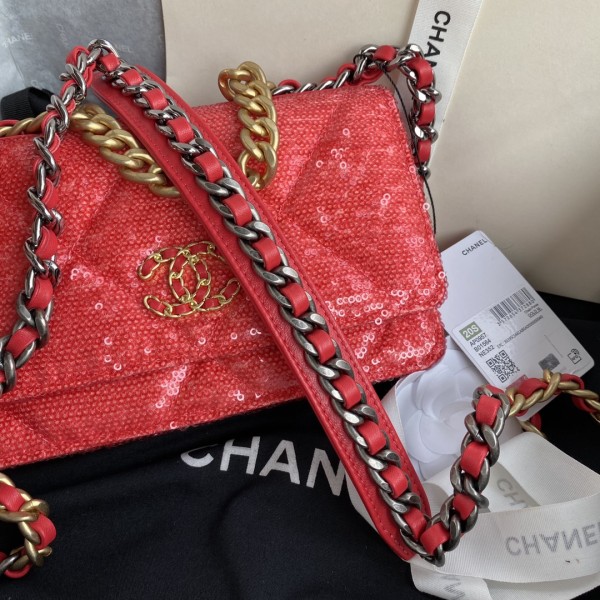  Handbag Chanel size 19 cm
