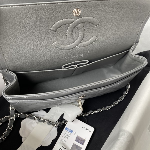  Handbag  Chanel  A01113  size 23 cm