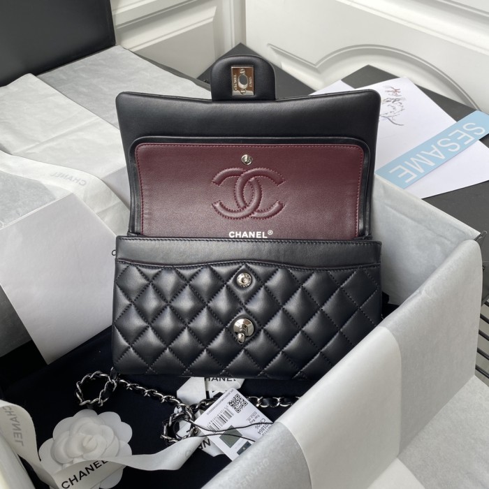  Handbag  Chanel A01113 size  23 cm