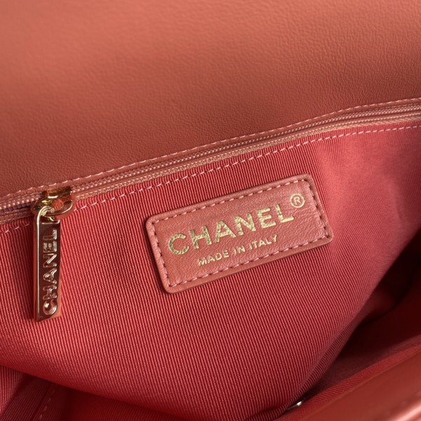  Handbag  Chanel size 22 cm