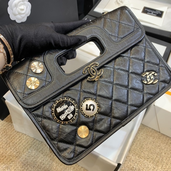  Handbag  Chanel size 20*27*6 cm