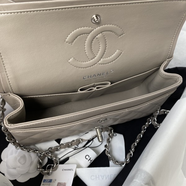  Handbag Chanel A01113 size 23 cm