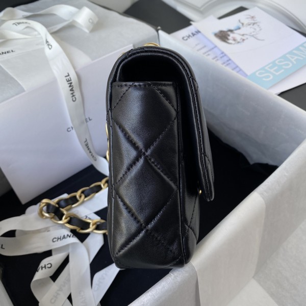  Handbag  Chanel size 25×5.5×16.5 cm