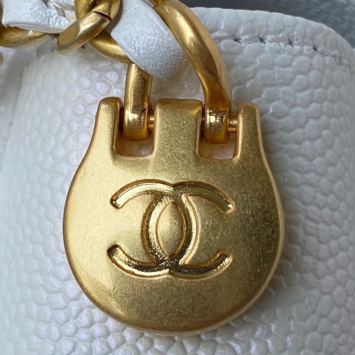  Handbag   Chanel AS2855  size  19x13x6 cm