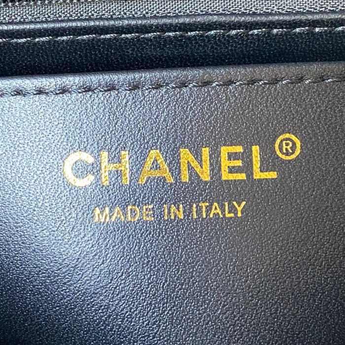 Handbag   Chanel A01116 size 20 cm