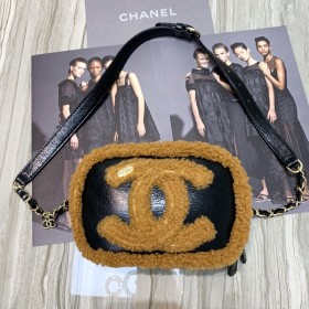  Handbag  Chanel  AS0406 size 17 11.5 cm