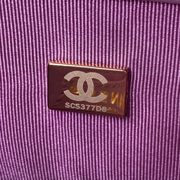  Handbag  Chanel  size 22×5×15.5 cm