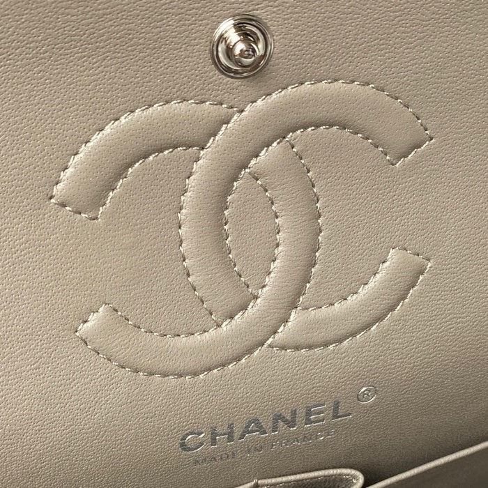  Handbag Chanel A01113 size 23 cm