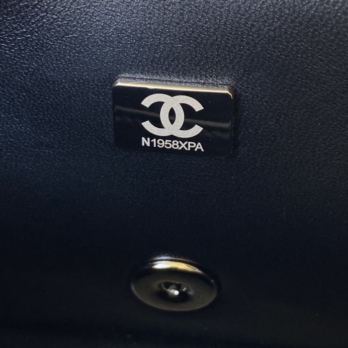 Handbag   Chanel  A01116 size  20 cm