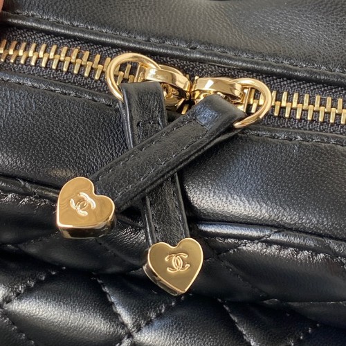  Handbag  Chanel AS2928 size 20×17×6.5 cm