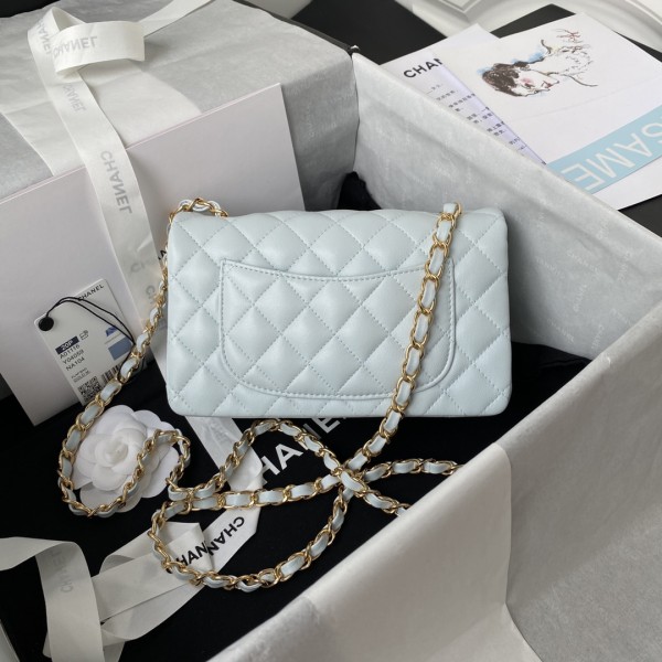  Handbag  Chanel  size 20 cm