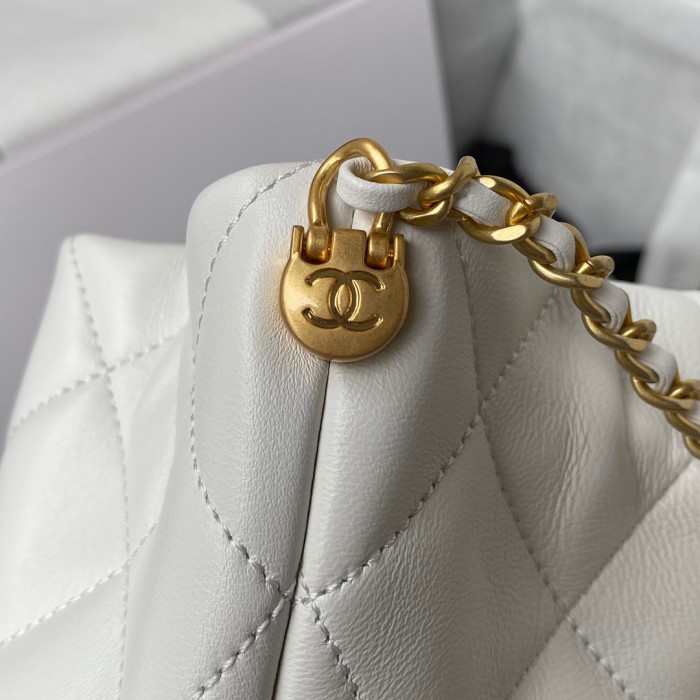  Handbag Chanel AS2859  size 17.5x17x14 cm