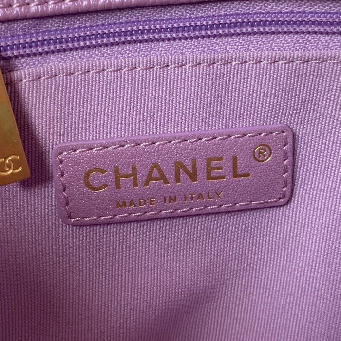  Handbag  Chanel  AS2855  size 19x13x6 cm  