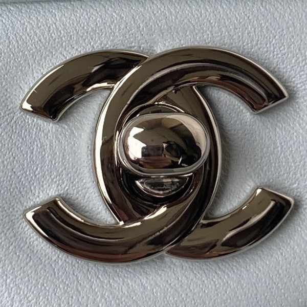  Handbag  Chanel  A01113  size 23 cm