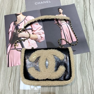  Handbag  Chanel AS0321 size 18 13 8 cm